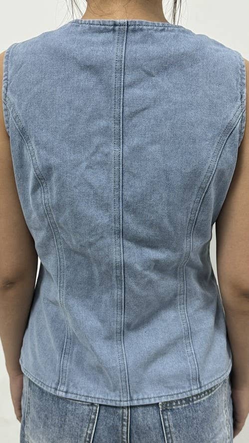 Smart sophisticated Buttons down Split Hem Denim vest top