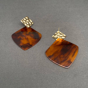 Tortoiseshell Sculpted Gold Drop Earrings