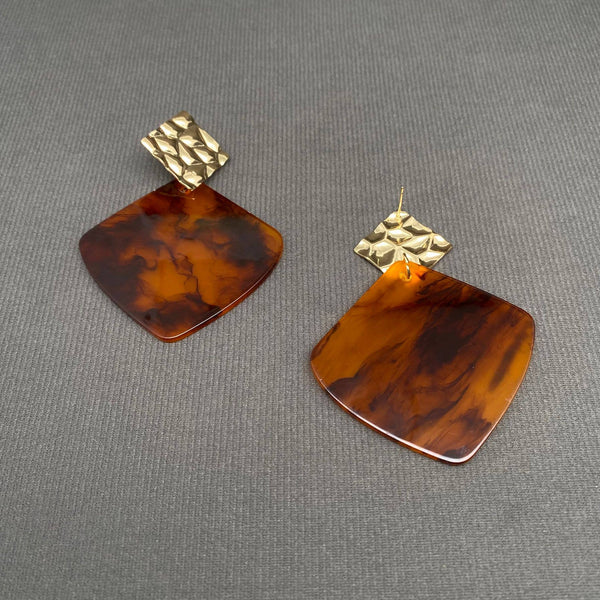 Tortoiseshell Sculpted Gold Drop Earrings